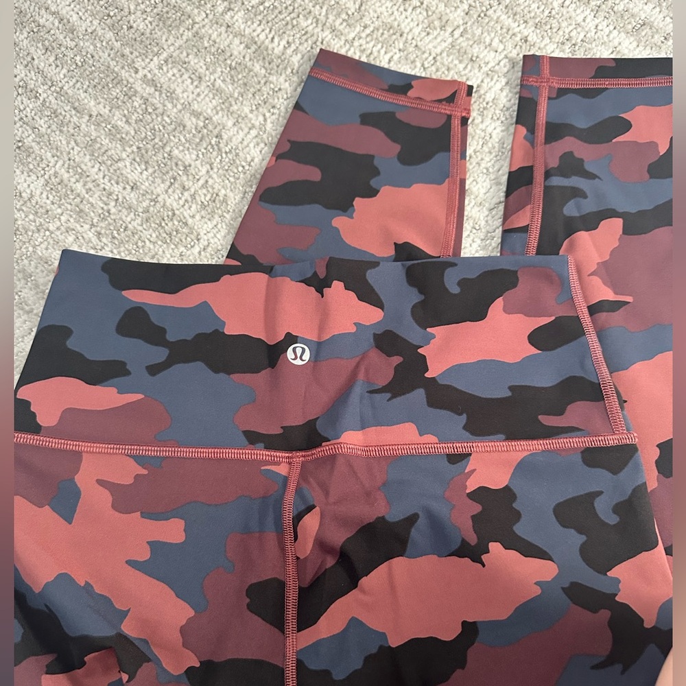 Lululemon camo print wunder train leggings, 28 inch size 6. Never worn